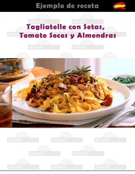 pasta con setas, tomate y almendras