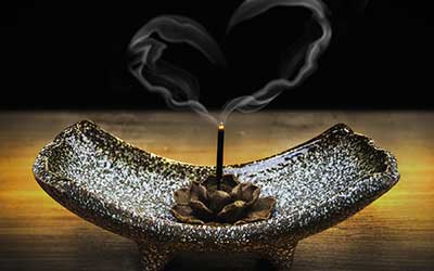 Heart smoke incense